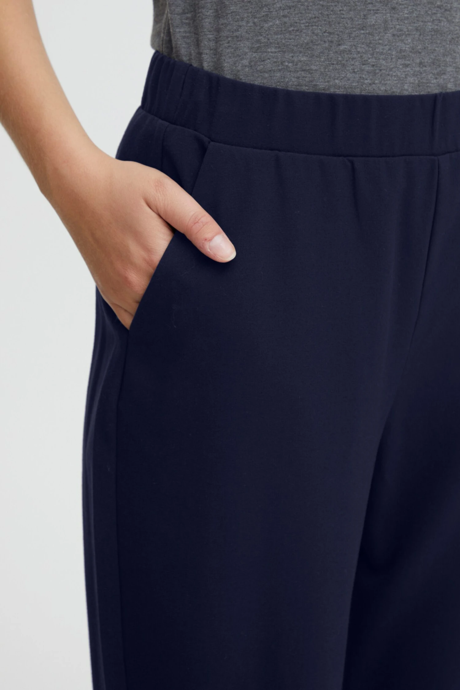 OXMO Stoffhosen Regular Jogginghose Dovi Frauen Dunkelblau – Bild 5