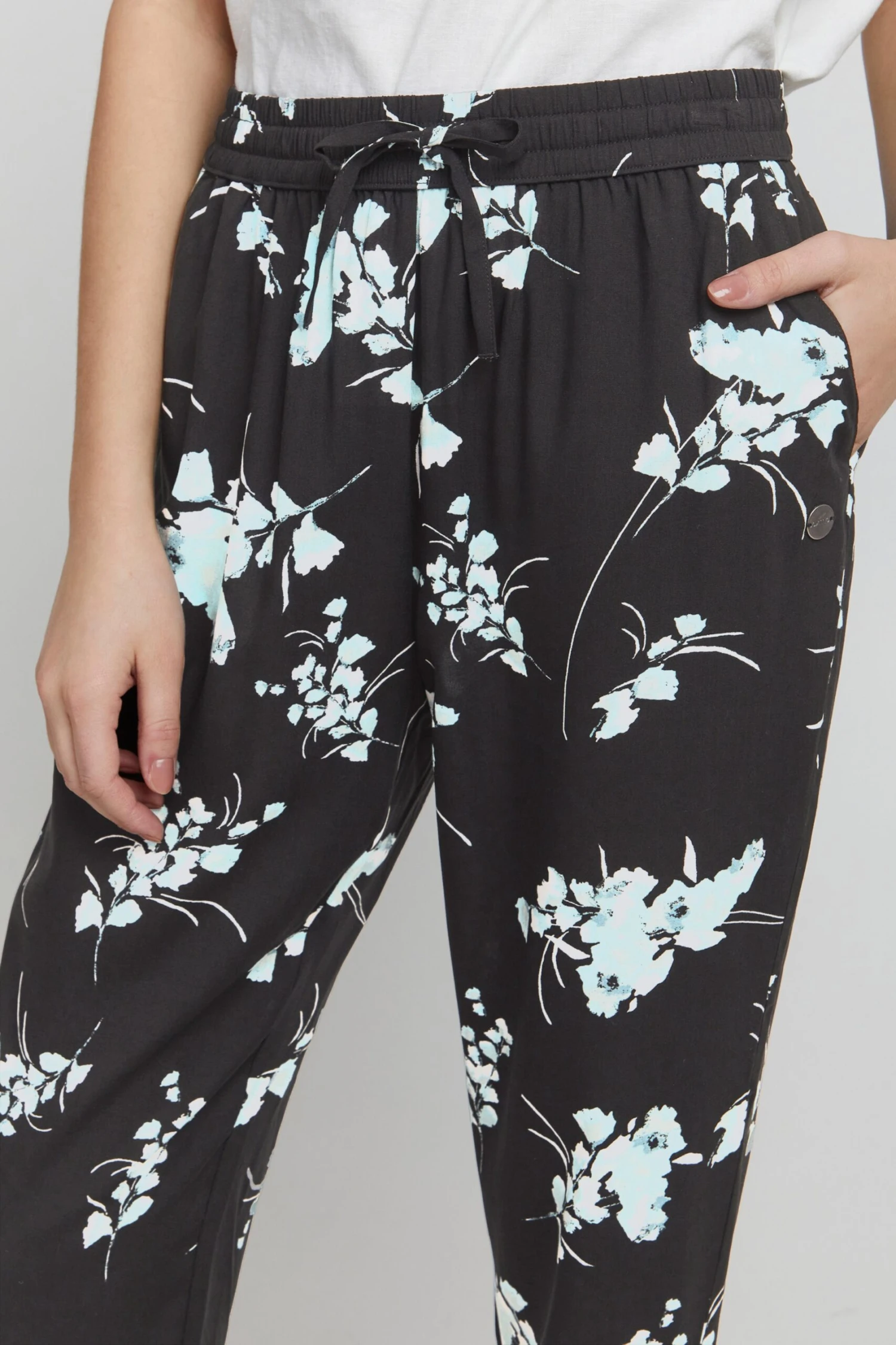 OXMO Stoffhosen Loosefit Stoffhose Elida Frauen Schwarz – Bild 5