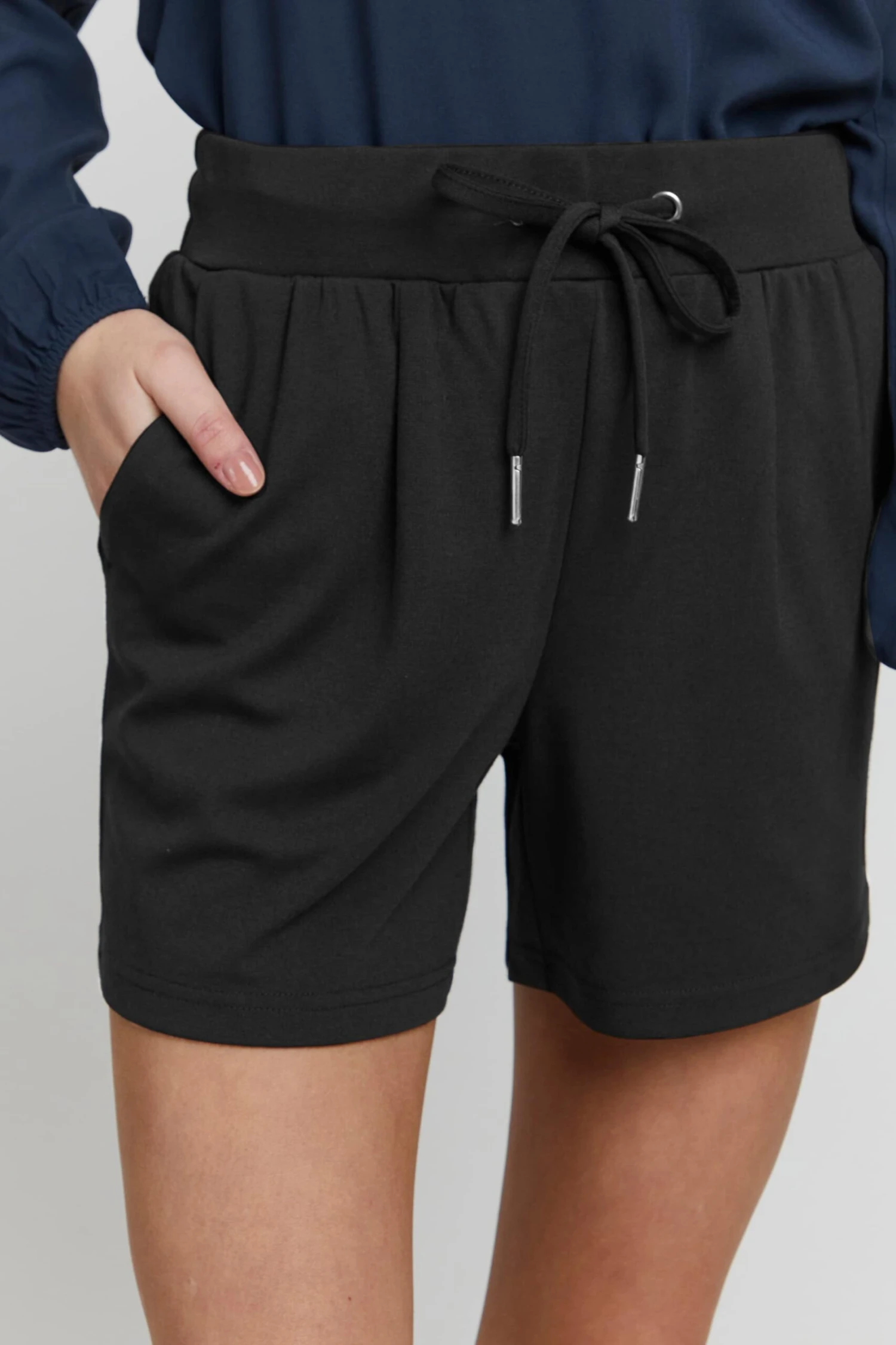 OXMO Shorts Regular Hose Annik Frauen Schwarz – Bild 5
