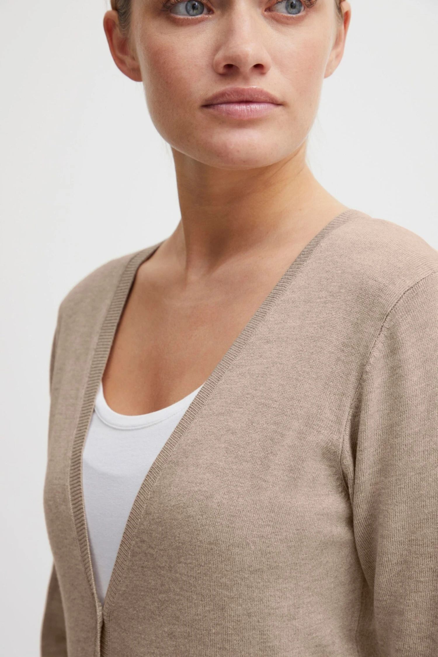 OXMO Strickjacken Strickjacke Oxhelene Frauen Braun – Bild 4