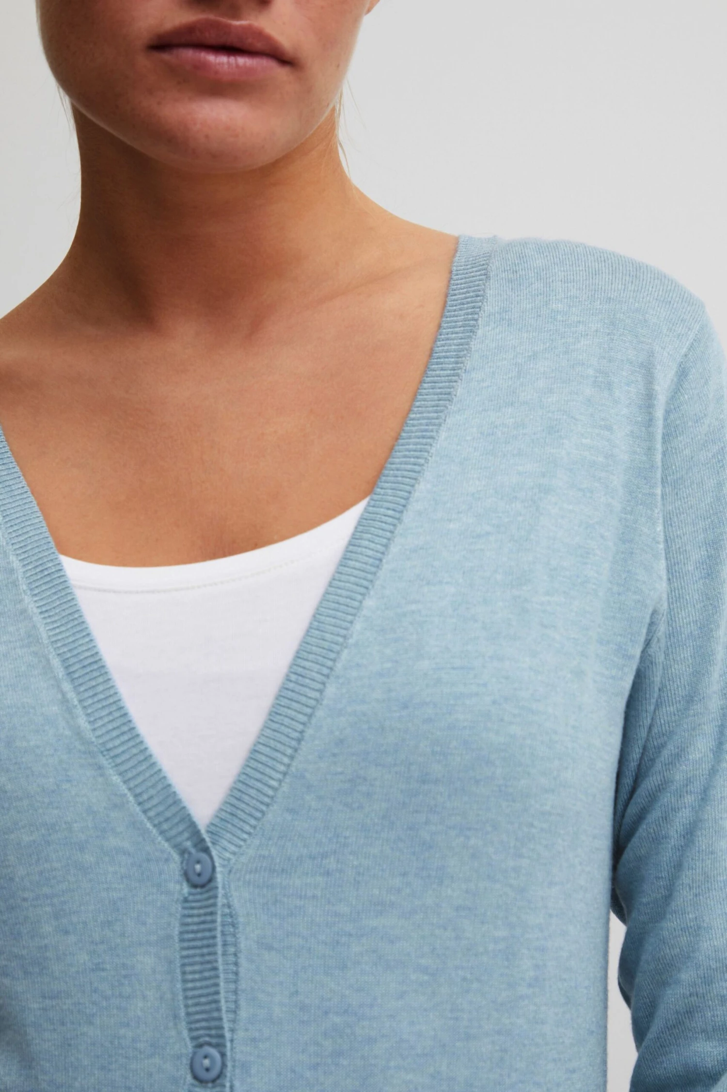 OXMO Strickjacken Strickjacke Oxhelene Frauen Pastellblau – Bild 6