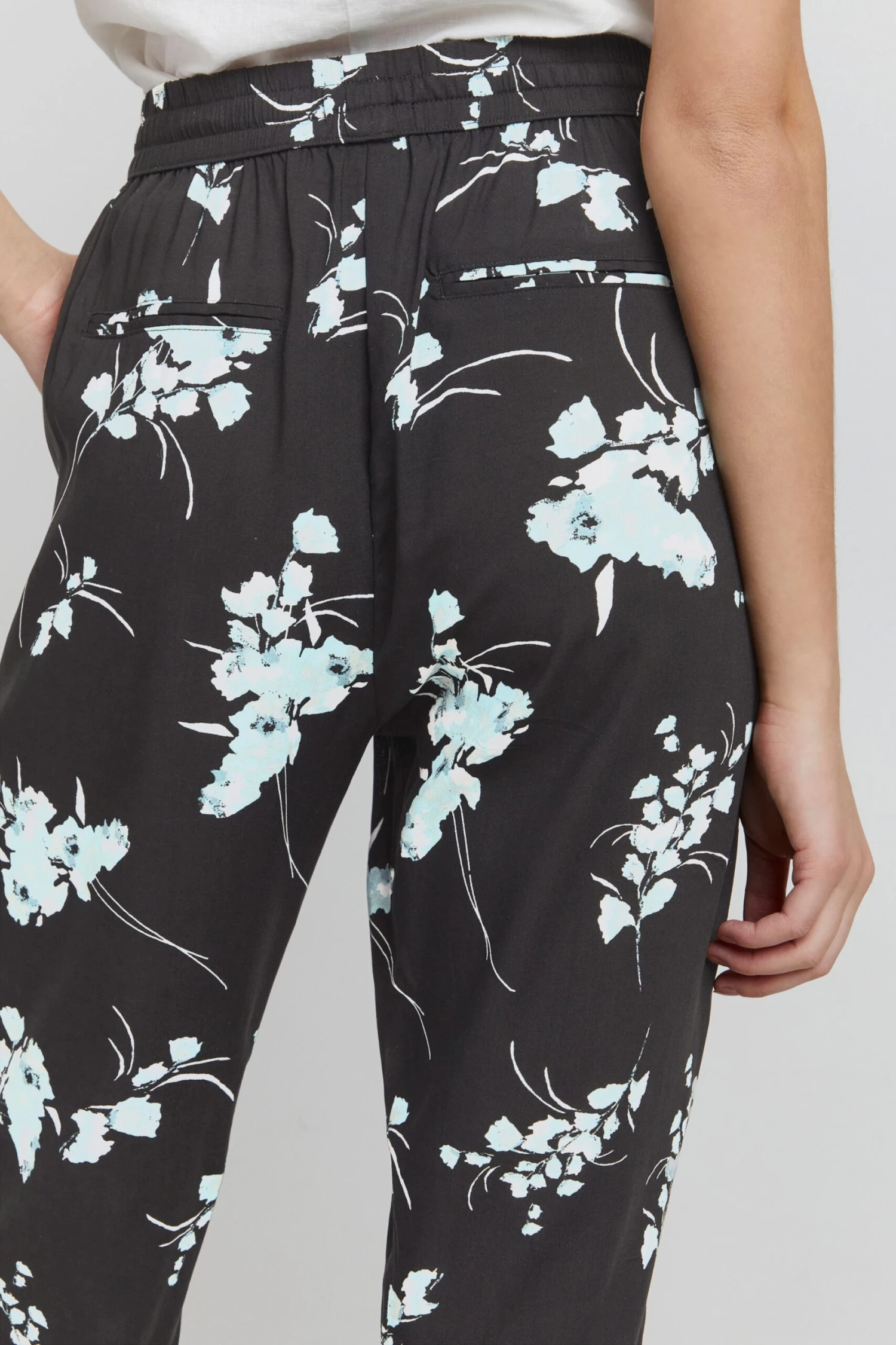 OXMO Stoffhosen Loosefit Stoffhose Elida Frauen Schwarz – Bild 6