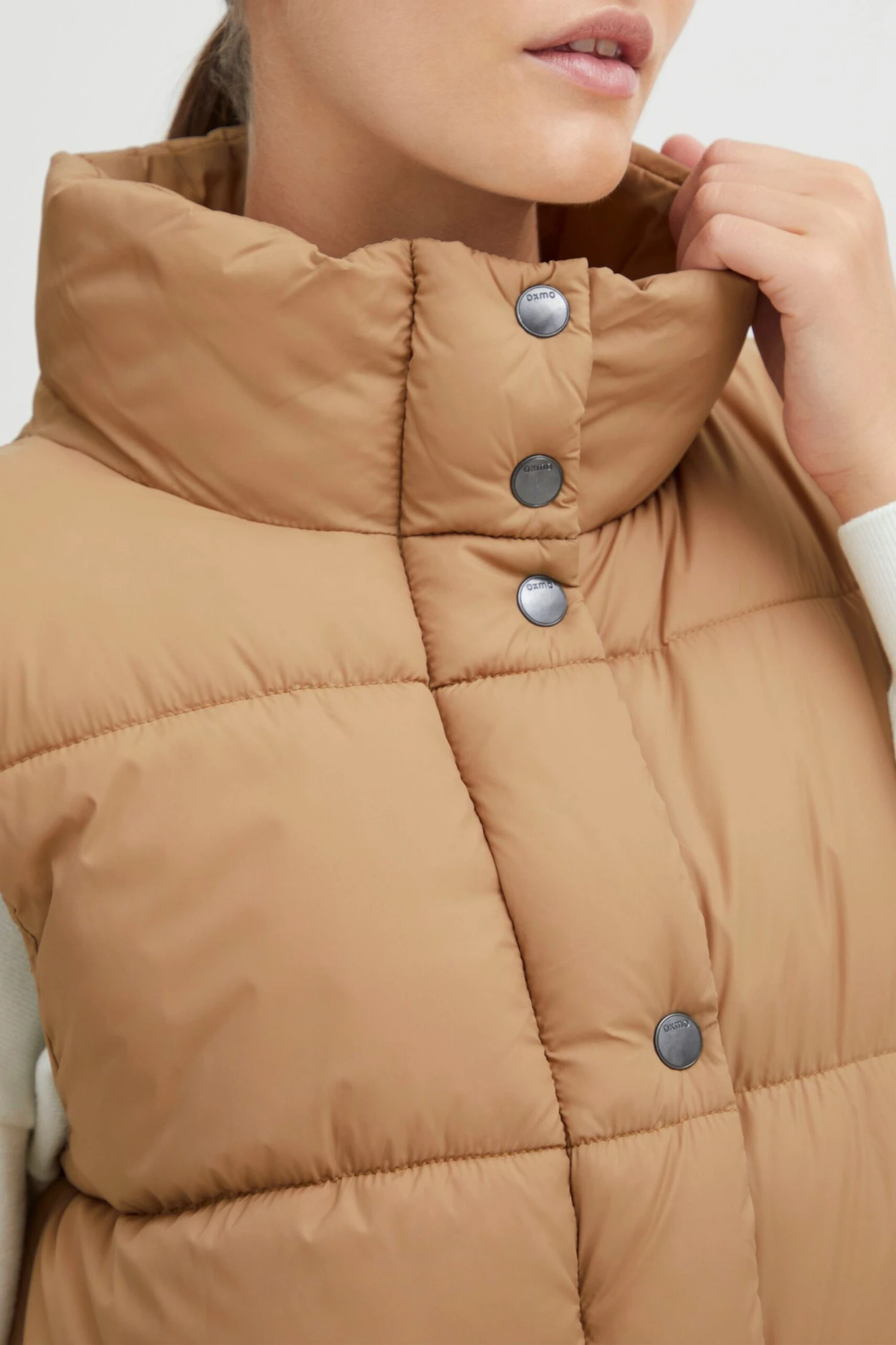 OXMO Westen Steppweste Bodani Frauen Braun – Bild 5