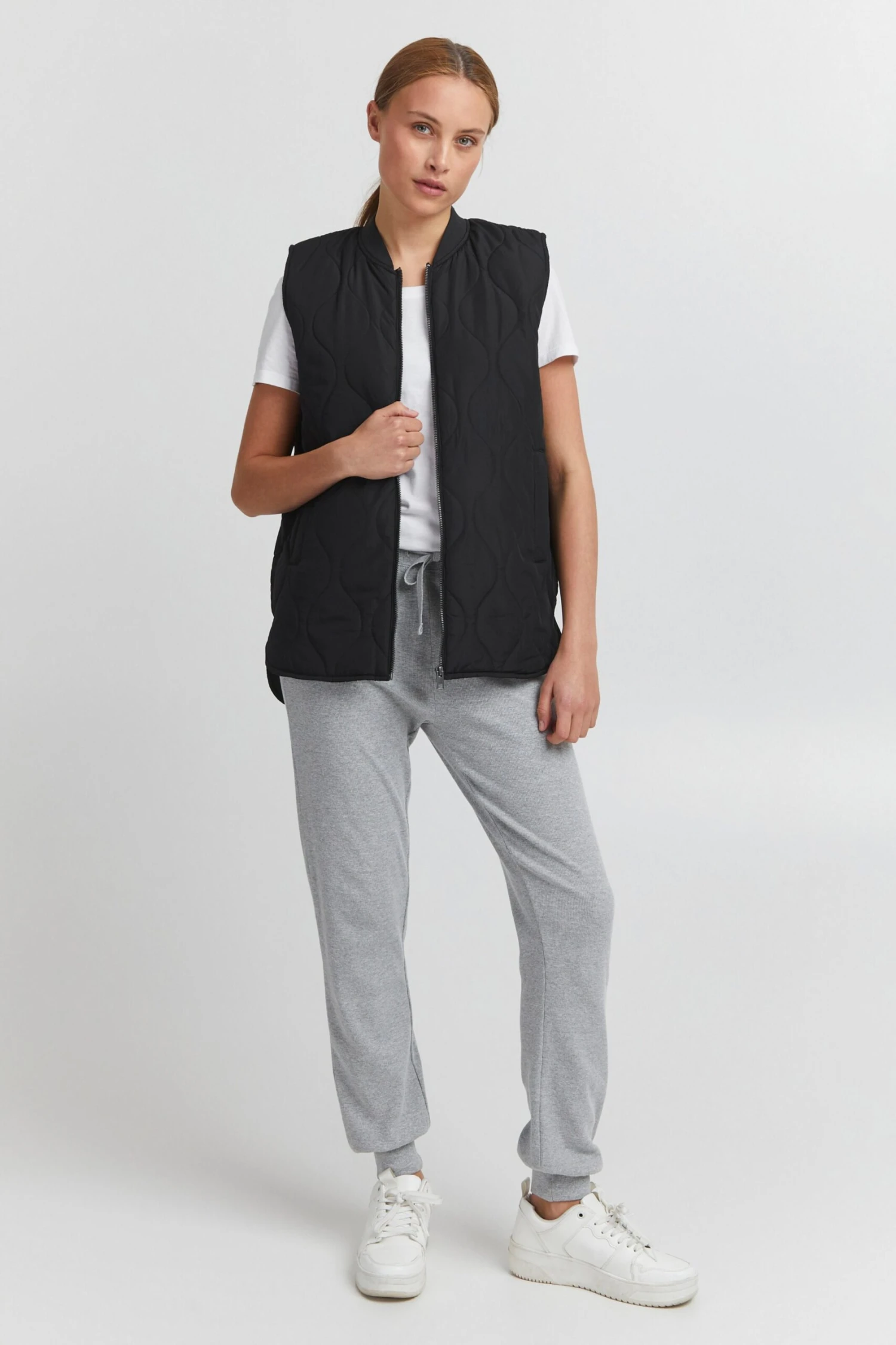 OXMO Westen Steppweste Svala Frauen Schwarz – Bild 3