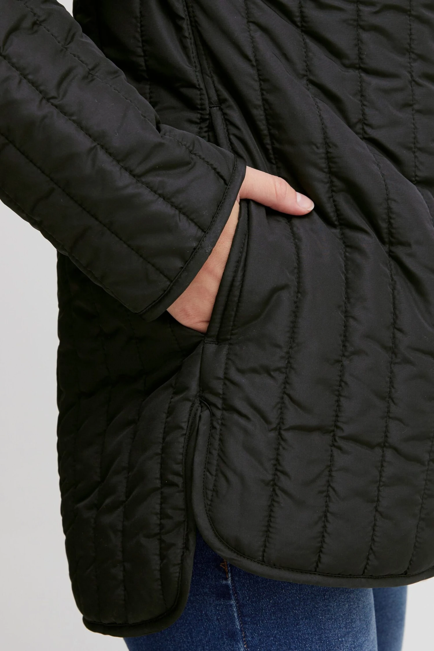 OXMO Übergangsjacken Steppjacke OXSAGGY Frauen Schwarz – Bild 6